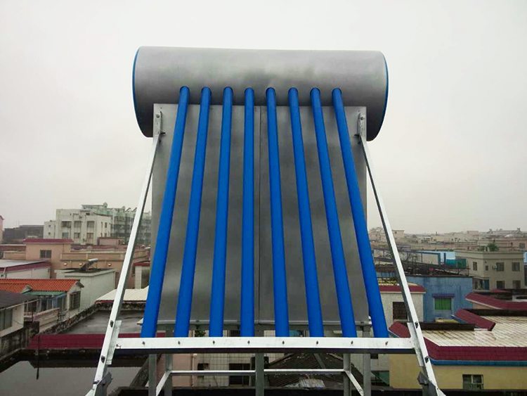 中国铁塔太阳能热水器玻璃钢美化天线罩案例