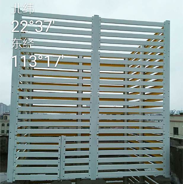 中国铁塔栅栏形玻璃钢美化天线罩案例